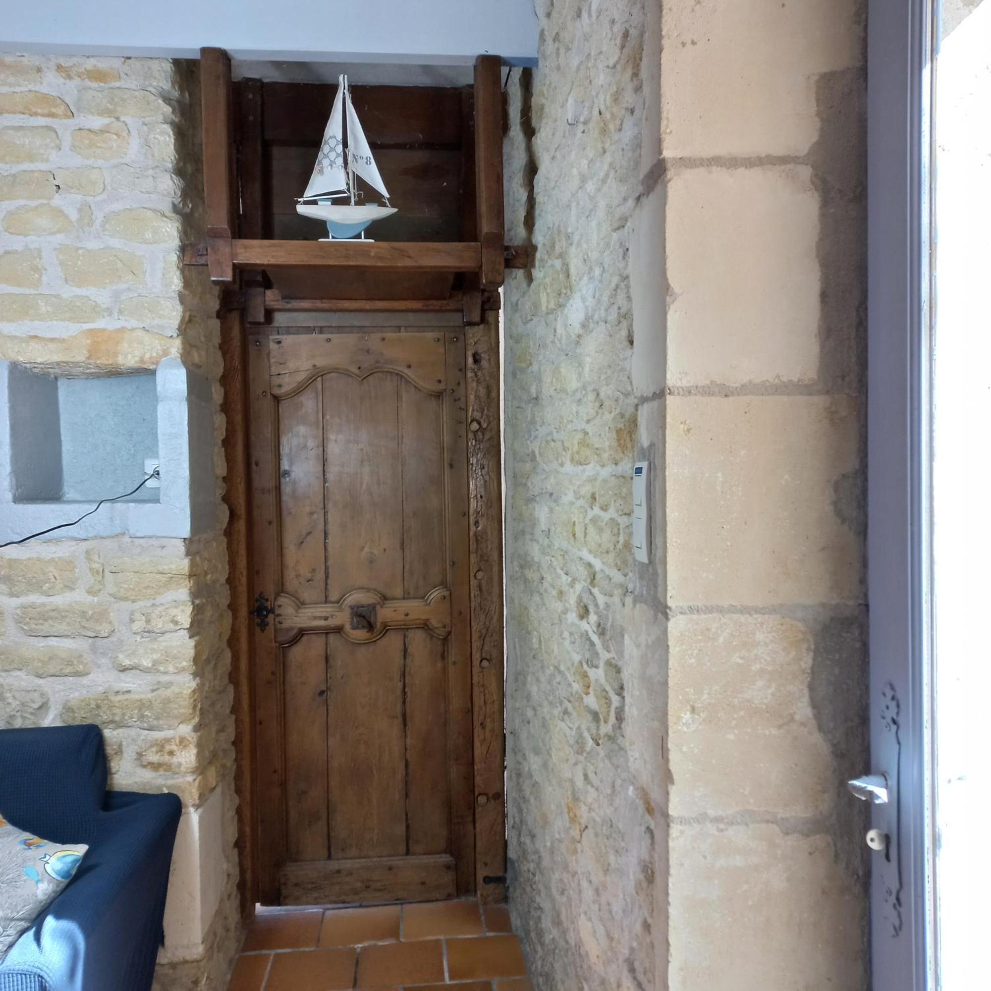 Domaine De Fontsauzine - Gites Et Chambre D'Hotes Genouille  Экстерьер фото