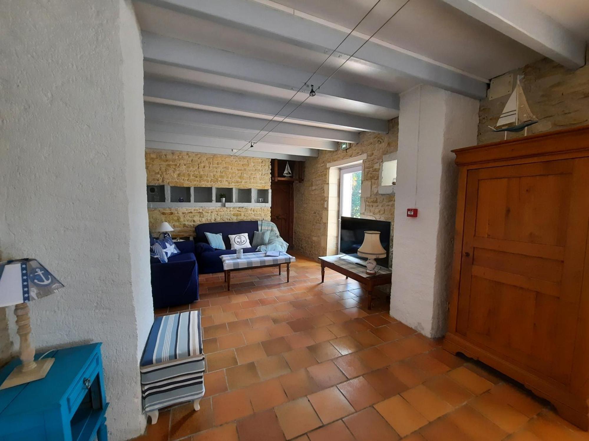 Domaine De Fontsauzine - Gites Et Chambre D'Hotes Genouille  Экстерьер фото
