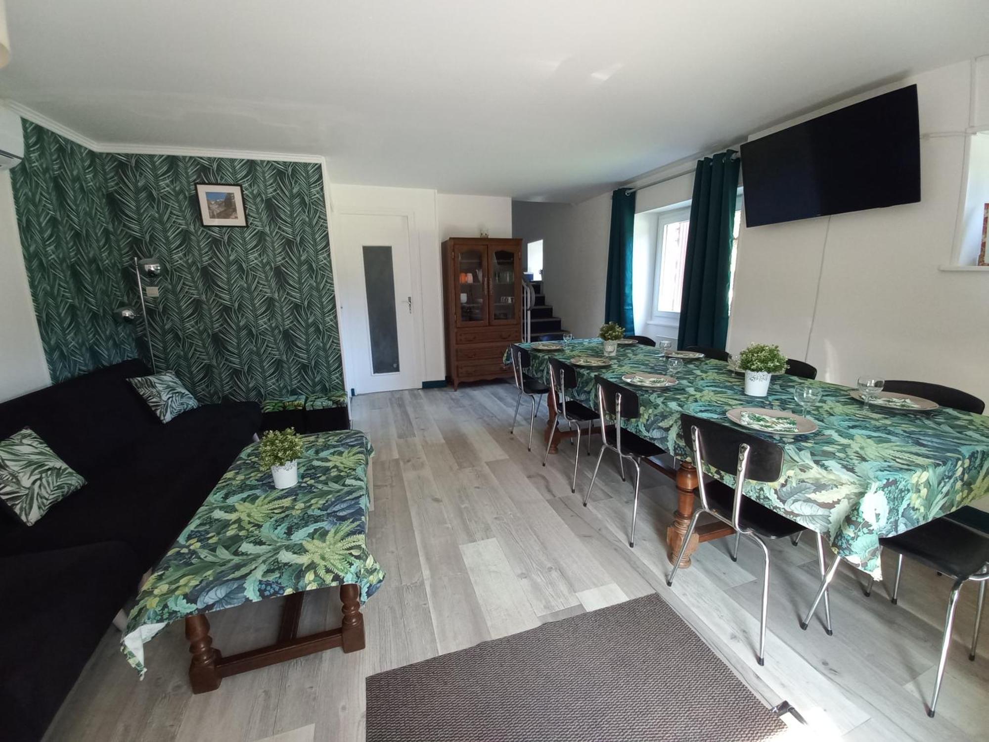 Domaine De Fontsauzine - Gites Et Chambre D'Hotes Genouille  Экстерьер фото